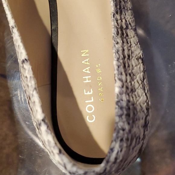 Cole Haan - Flat Shoe - Picture 7 of 9